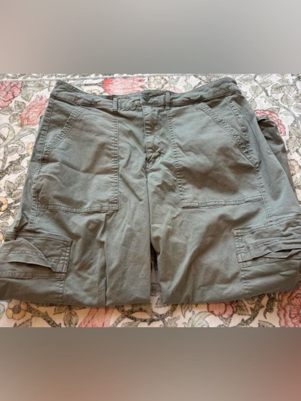 Universal Thread Cargo Pants, Size 14